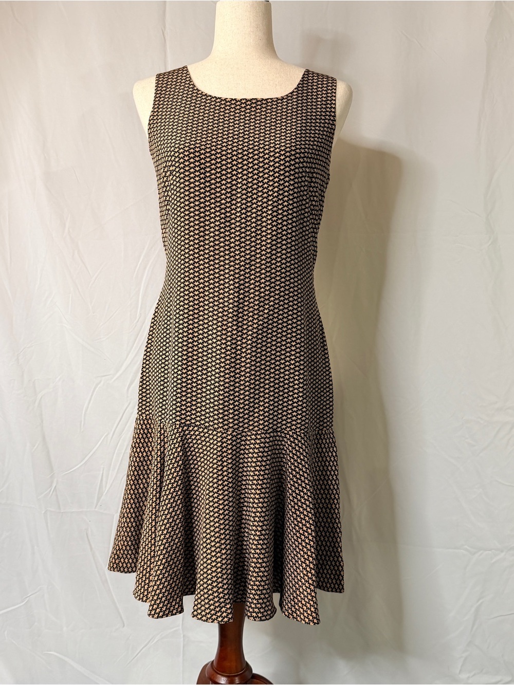 Vintage 80s Sleeveless Black and Cream Printed Midi Dress with Flared Hem Silk